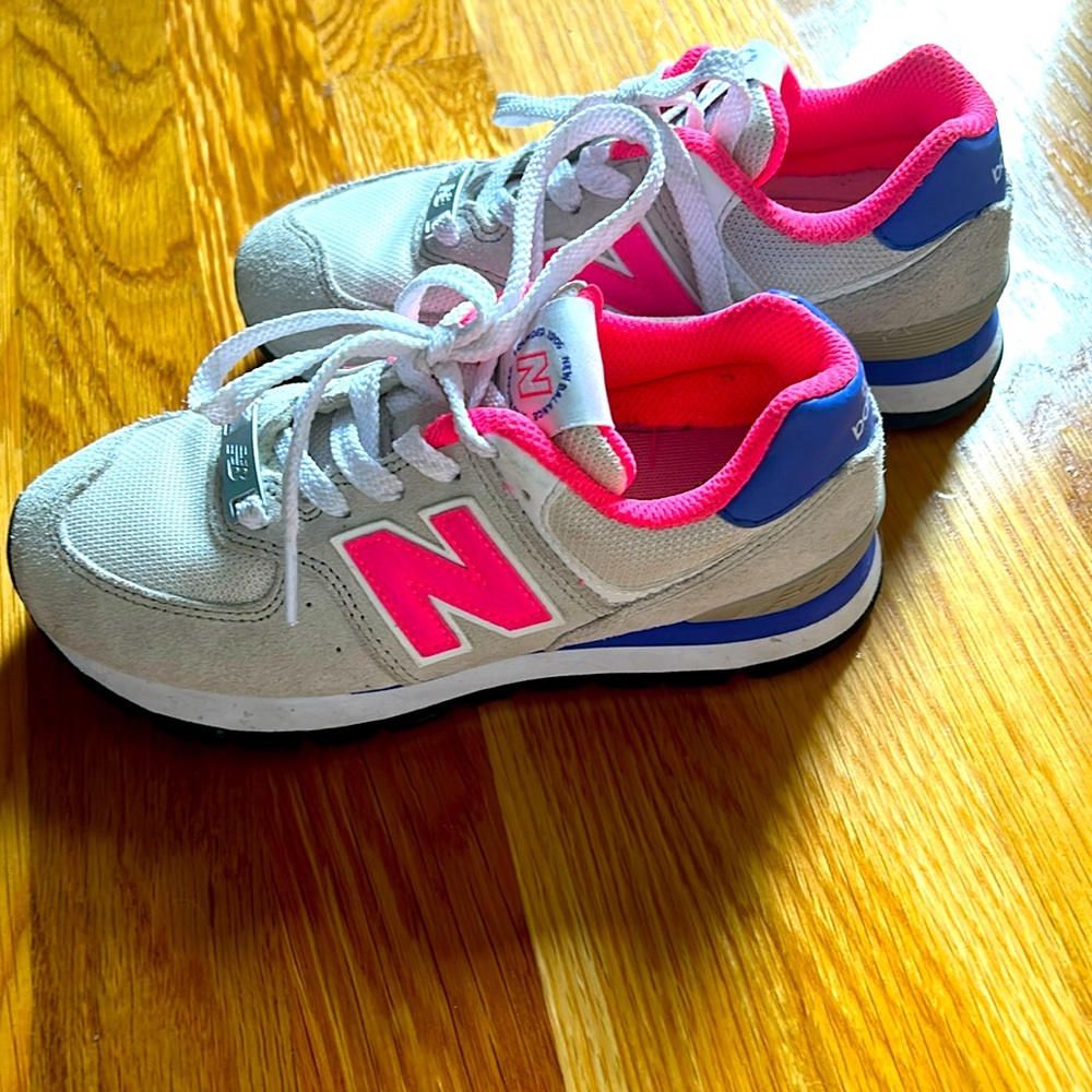 Girls Grey/Pink New Balance 574 size 1